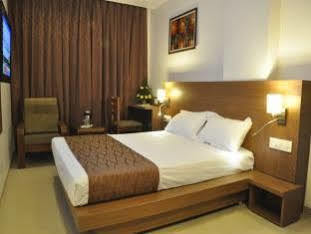 Fabexpress Kalyan - Nr Dairy Dan Circle Hotel Vadodara Buitenkant foto